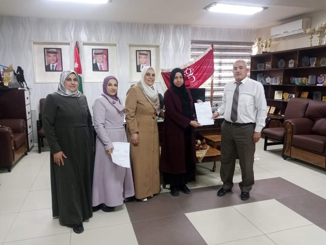 شديفات يكريم المعلمات المشاركات بمبادرة إقرأ بطلاقة