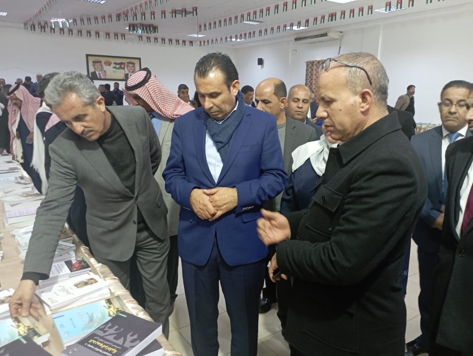 العجارمة يرعى افتتاح معرض الكتاب في البادية الشمالية الشرقية _صور