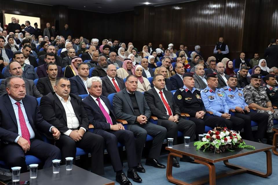 وزير الداخلية  25 بالمئة من المساعدات الانسانية لقطاع غزة من الاردن ومن خلاله...صور