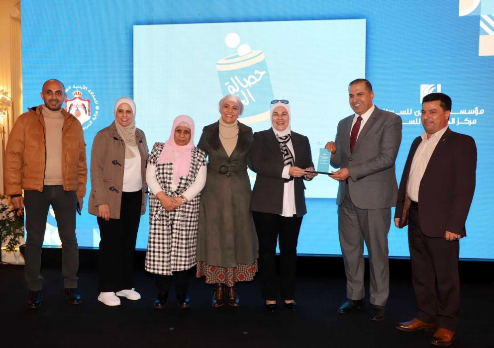 التربية تكرم لجان حملة حصالة الخير لدعم مرضى السرطان
