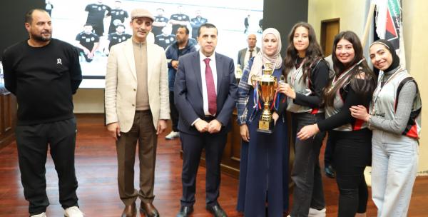 العجلوني يتوج الفرق الفائزة بنهائيات الاتحاد الرياضي للكليات في البلقاء التطبيقية