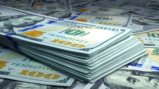 الدولار يرتفع وسط تقييم الأسواق لبيانات اقتصادية
