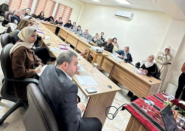 العلامة الصديقة للمرأة جلسة توعوية في مركز شابات العاصمة
