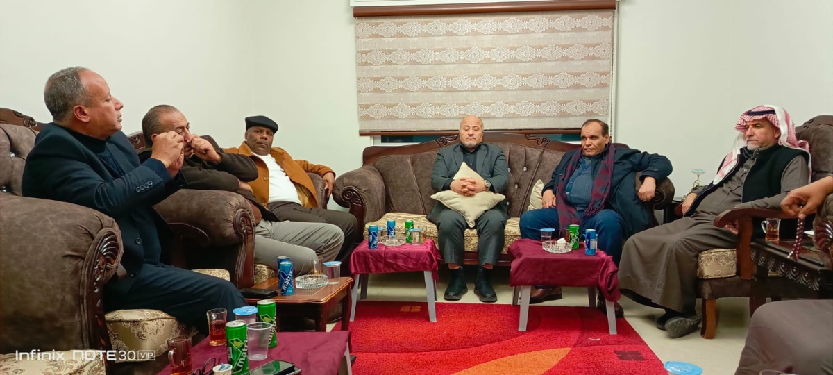 وفدًا من مجلس عشائر الجبور يزور محمود  الجبور لتهنئته بتخرج نجله محمد  ...صور