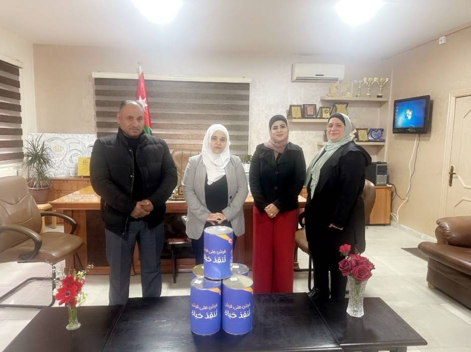 الوريكات تطلق حملة حصالة الخير...صور