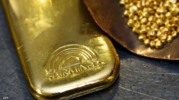 الذهب مستقر رغم ارتفاع الدولار مع ترقب محضر اجتماع الفيدرالي
