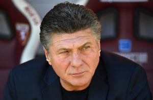 قبل مواجهة برشلونة بدوري الأبطال .. نابولي يقيل مدربه ماتزاري