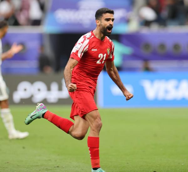 الرشدان يحترف في الإمارات