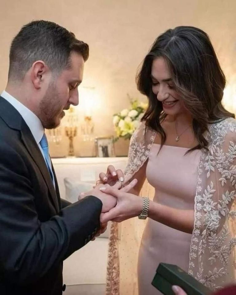 من هي خطيبة عون نجل الأميرة عائشة بنت الحسين