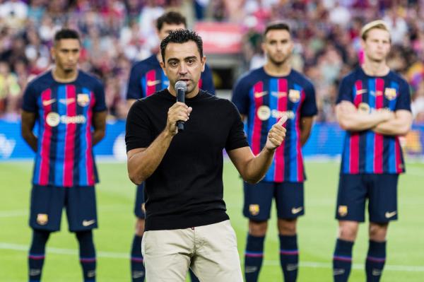 تشابي مدرب برشلونة لم يفقد الأمل في الفوز بلقب الدوري الإسباني
