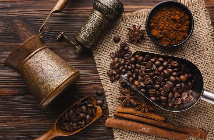 هل تناول القهوة على معدة فارغة يعرضك للقلق والتوتر؟ .. تقرير يجيب