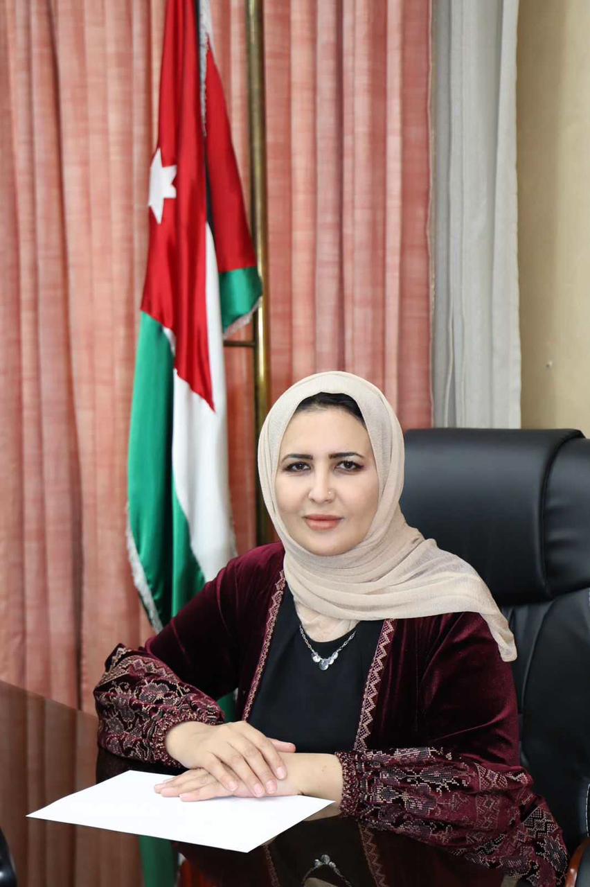 الحجايا تهنئ فاطمة محمد القطاونة