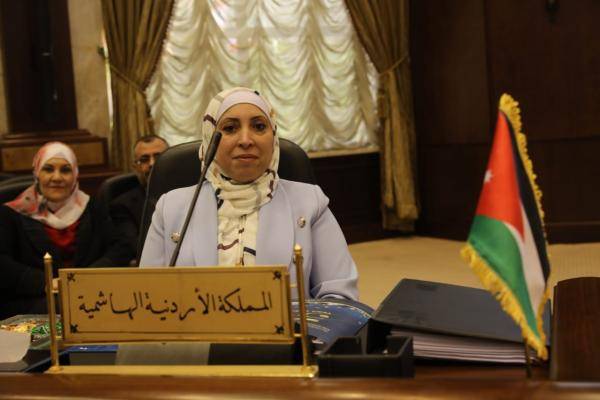 التهتموني تبحث مع السفير الفرنسي التعاون في مجال النقل