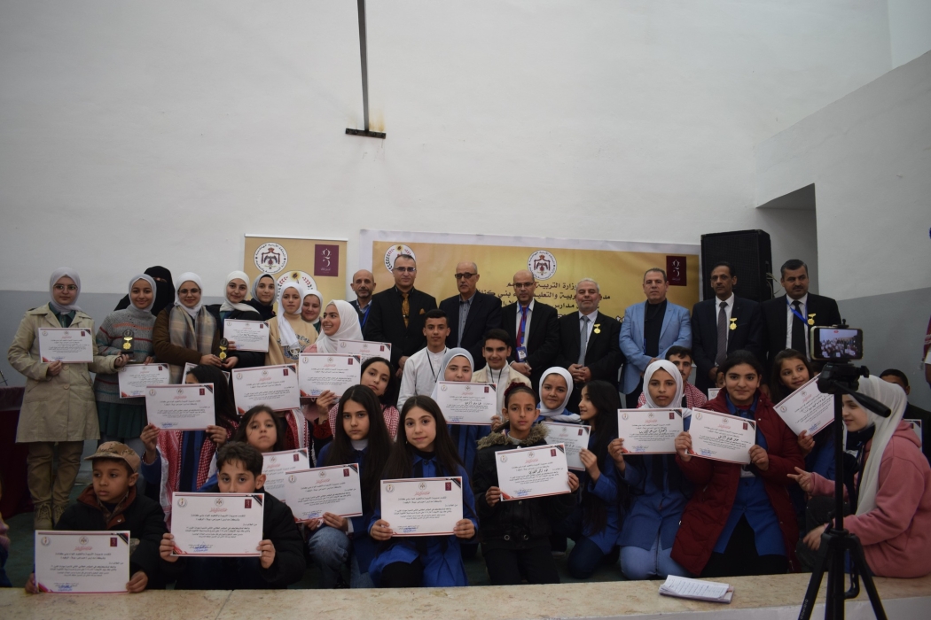 غزلان يرعى فعاليات المؤتمر الطلابي الثاني لتنمية مهارات القرن 21 بتربية بني كنانة.. صور