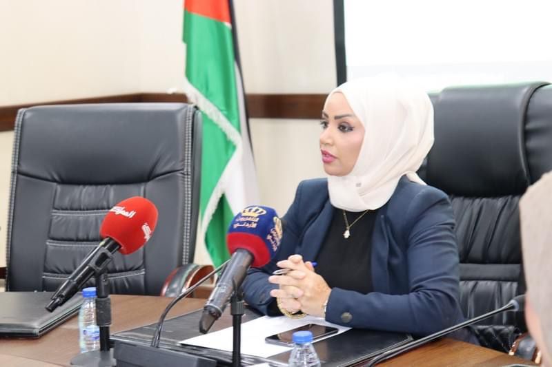  الاسرة النيابية  المرأة الأردنية جزء اساسي في بناء الاردن الحديث.