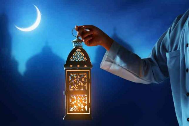 من على حق.. الدول الصائمة الإثنين أم الثلاثاء؟