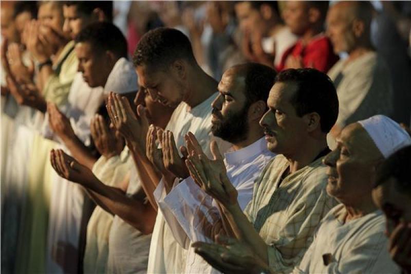 هل تاركها يأثم؟.. اعرف الحكم الشرعي لـ صلاة التراويح خلال شهر رمضان