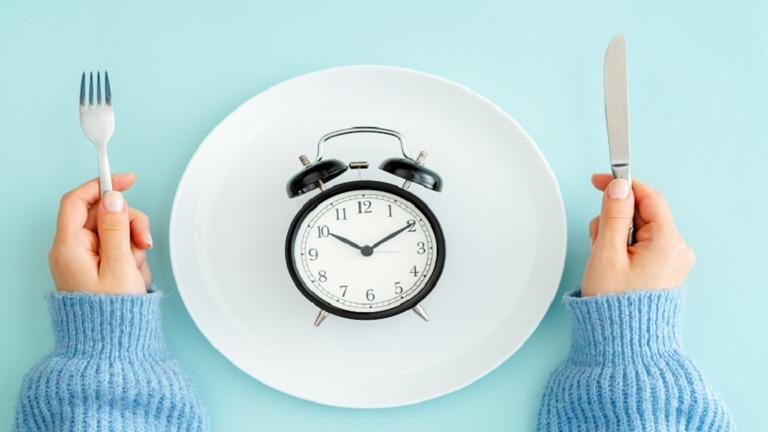 خبراء: صيام رمضان يعمل على خفض التأثيرات السلبية