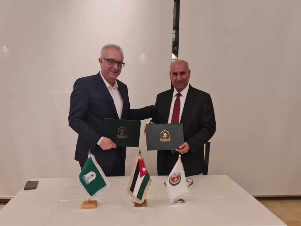 توقيع مذكرة تفاهم بين جامعة  اليرموك والجمعية الأردنية للعلوم التربوية لتنمية القدرات الإبداعية للباحثين التربويين