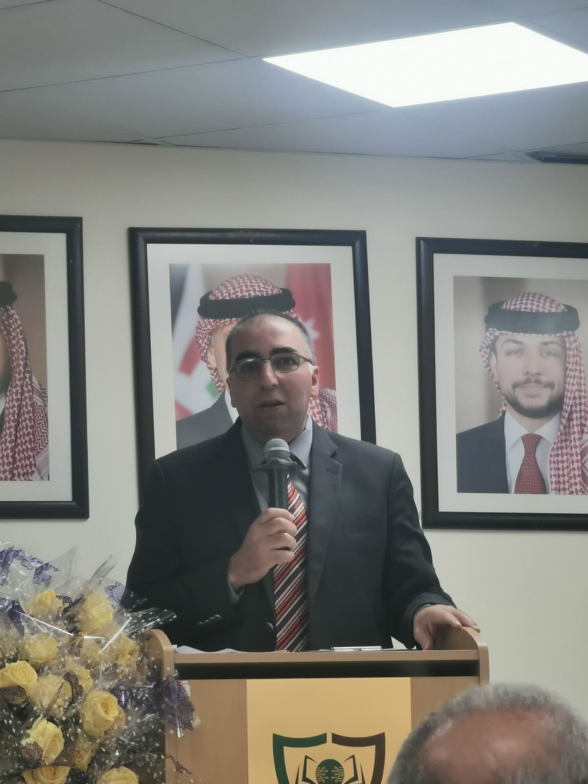 بمناسبه يوم المرأه العالمي تجمع لجان المراة لمحافظه العاصمه يقيم ندوة حوارية في الكليه الجامعيه الوطنيه لتكنولوجيا...صور