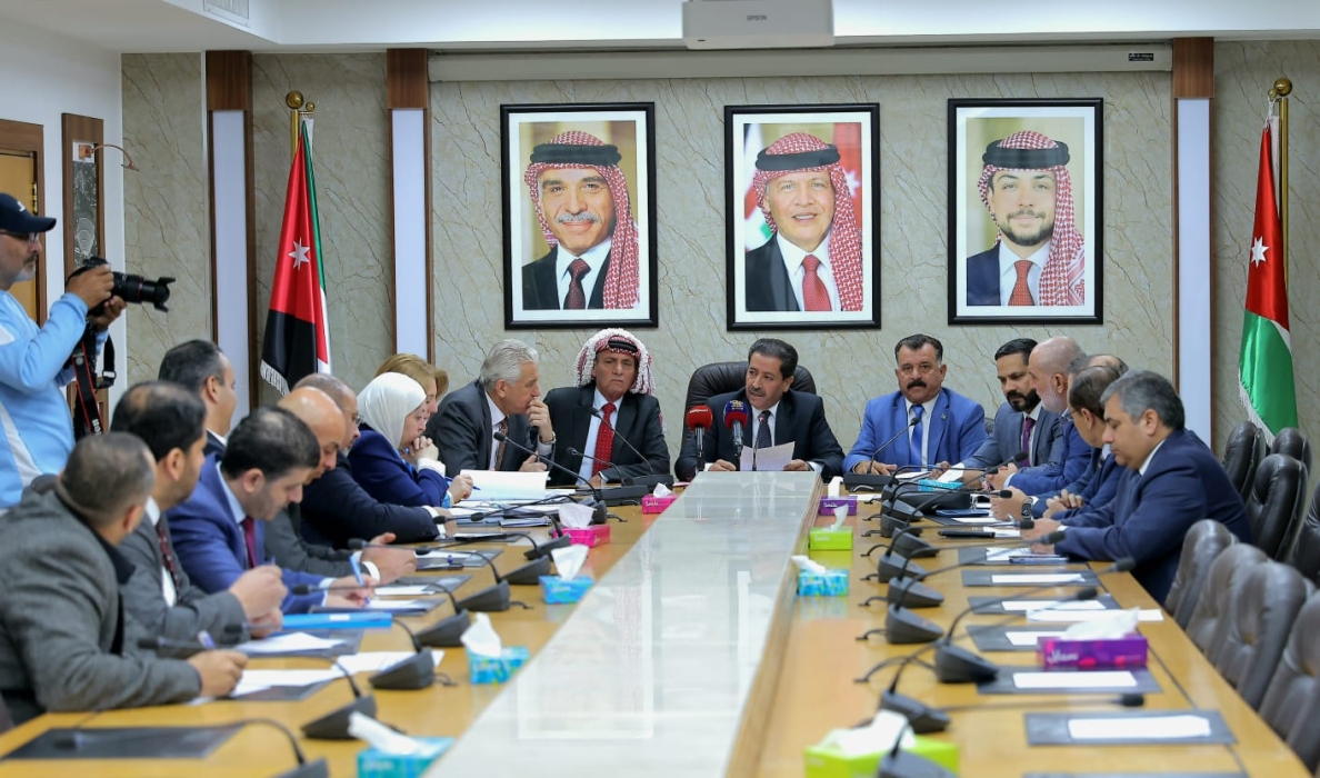 النقل النيابية تشرع بمناقشة اتفاقية المطار