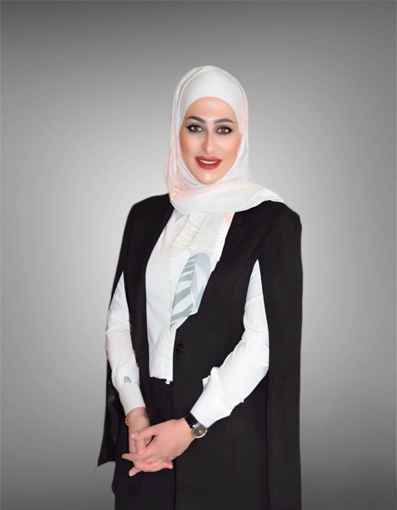 لا تحملي بطيختين بيدٍ واحدة..