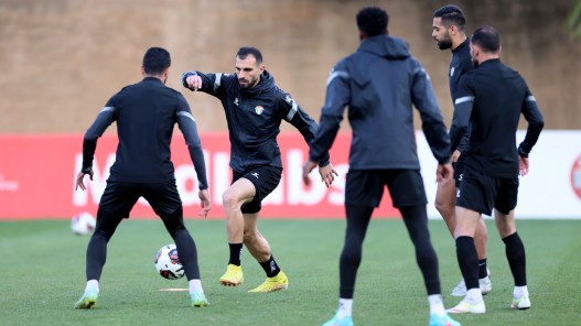 المدافعان أبو حشيش ونصيب لن يلعبا مباراة النشامى الأولى مع باكستان بسبب تراكم الإنذارات