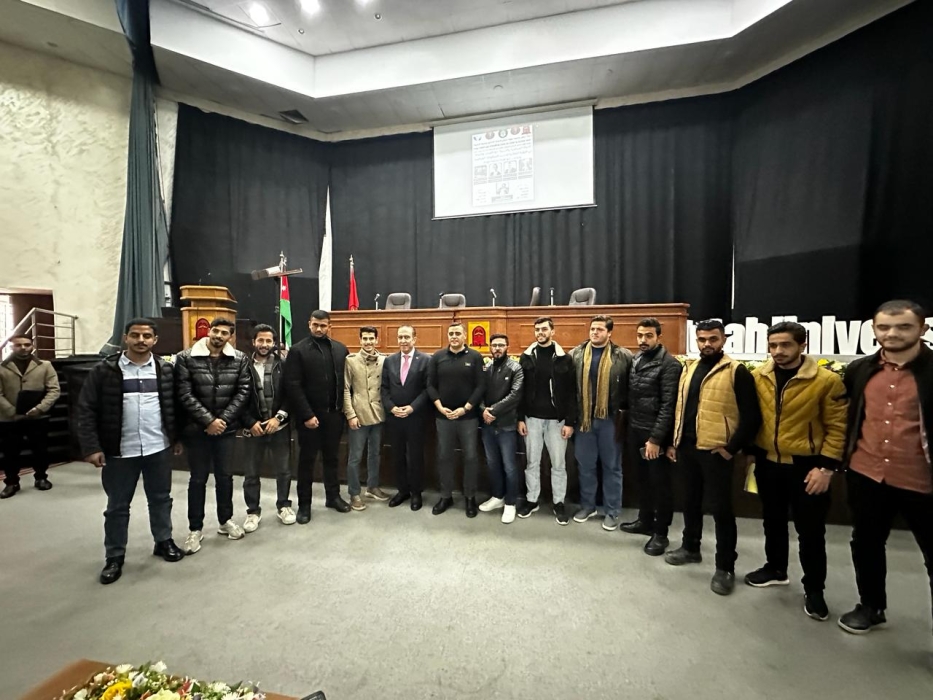 المحارمة يؤكد أهمية مشاركة الطلبة والشباب والمرأة في الحياة الحزبية