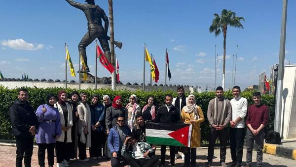 وفد من الجامعة الهاشمية يزور صرح الشهيد