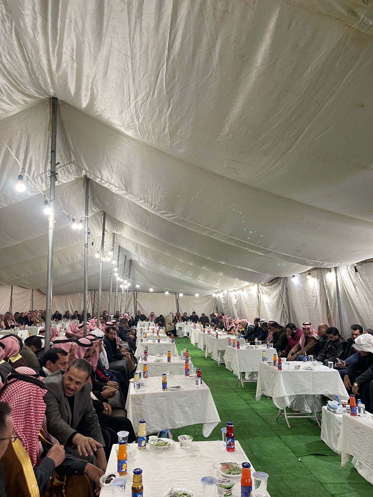 عشيرة الترتوري  يجمعون الصائمين على مائدة إفطار في ام قصير بلواء الجيزة ...صور