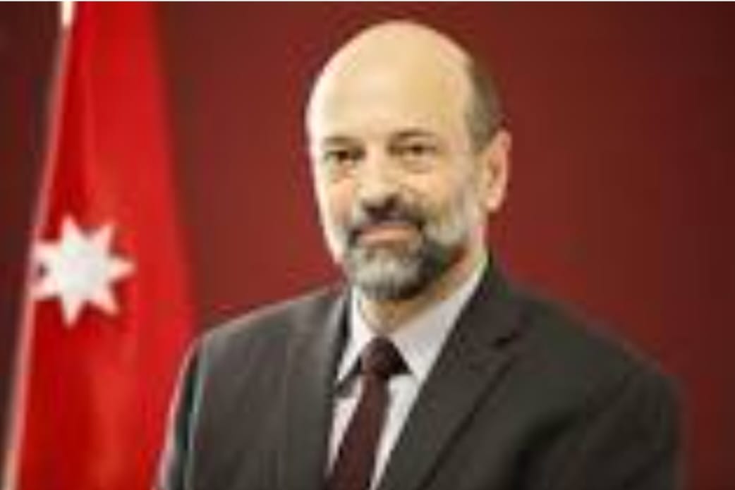 د.عمر  أحمد منيف الرزاز في سطور رئيس وزراء السابق