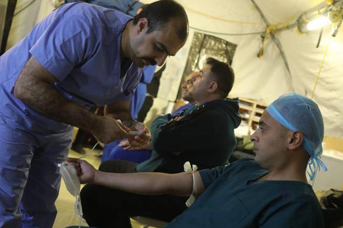 طواقم المستشفى الميداني الأردني جنوب غزة2 تتبرع بالدم للمرضى والجرحى والمصابين