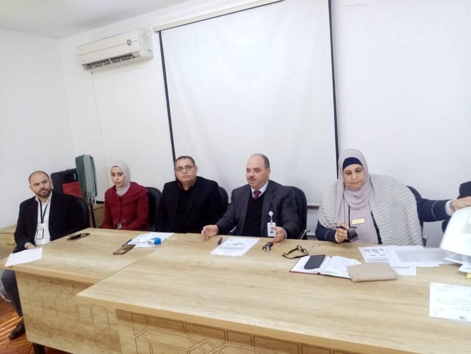 الجراح يعقد اجتماعاً لمديري ومديرات المدارس في تربية الطيبة والوسطية.