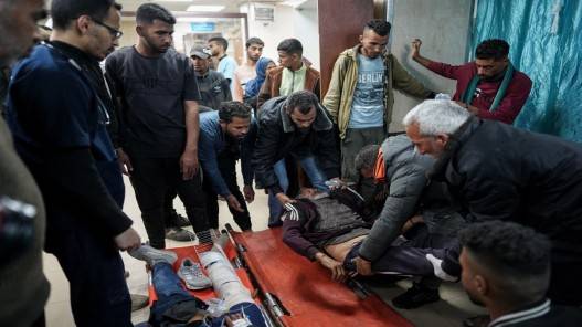 الحرب تتواصل في غزة رغم قرار مجلس الأمن الدولي الداعي لوقف إطلاق النار