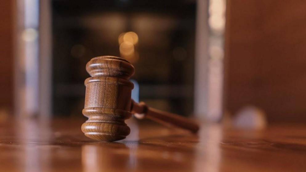 السجن 5 سنوات بالأشغال المؤقتة لمحاسب في مركز طبي لاختلاسه مليون و٢٥ ألف دينار
