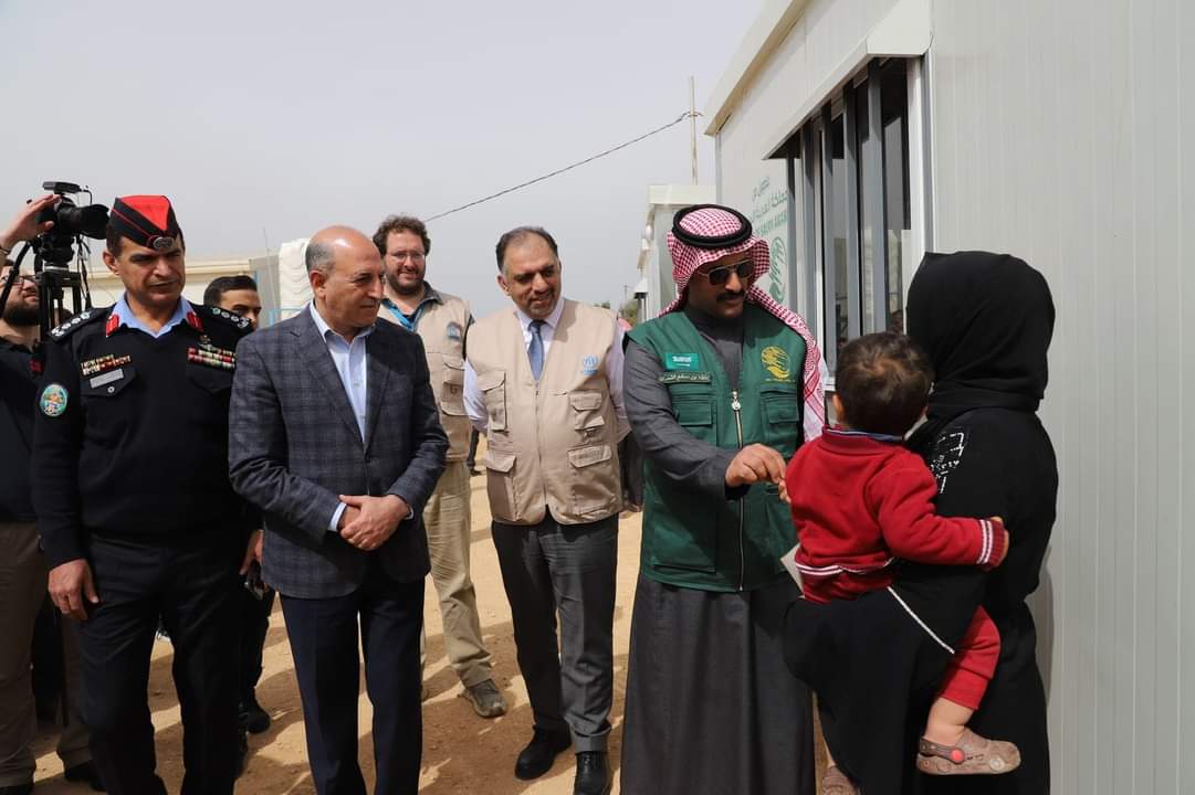 مركز الملك سلمان والخيرية  الهاشمية يدشنان مشروع تأمين الكرافانات داخل مخيم الزعتري