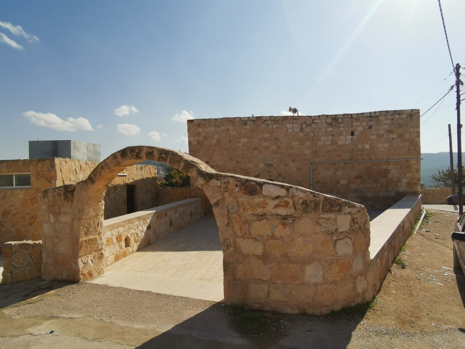 جولة سياحية في اربد  المسجد الزيداني  في لواء الكورة .. صور