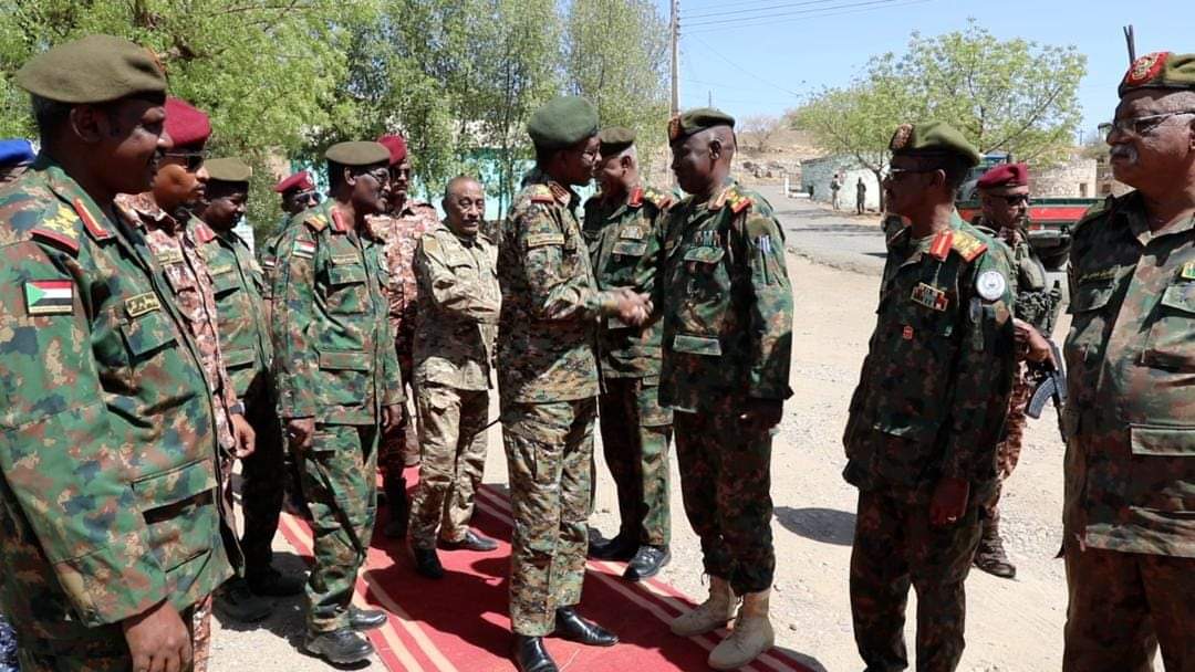 كباشي في القصارف للمشاركة في تخريج قوات حركة تحرير السودان قيادة مناوي...صور