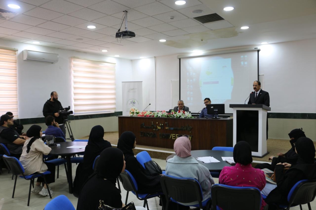 محاضرة عن الاعلام التقليدي والرقمي لطلبة جامعة الزرقاء