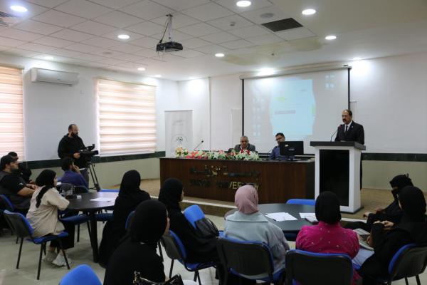 محاضرة عن الاعلام التقليدي والرقمي لطلبة جامعة الزرقاء