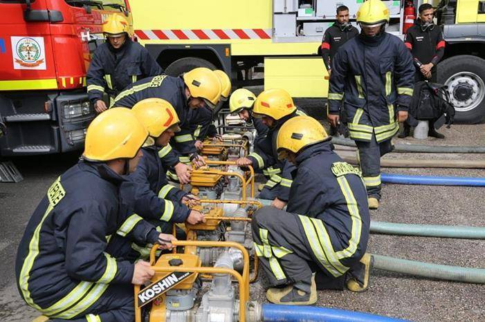 اخماد حريق بمزرعة حمضيات في الشونة الشمالية