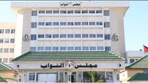 مجلس النواب يشرع بمناقشة معدل قانون الطاقة المتجددة