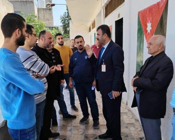 النجادات يتفقد عدد من المدارس