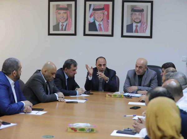 الصحة النيابية تطلع على خدمات مستشفى الزرقاء واحتياجاته