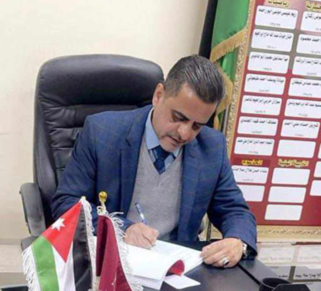الاعلامي داود حميدان يبارك تعيين والد زميله يحيى هاشم الزيود مديرًا لتربية القويسمة