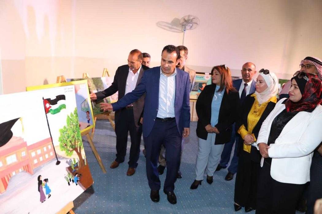 التربية تفتتح معرض الرسم الوطني الشامل