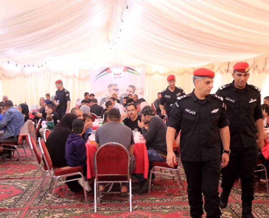 إفطارات رمضانية للنزلاء وذويهم على موائد مركز الاصلاح والتأهيل العسكري...صور