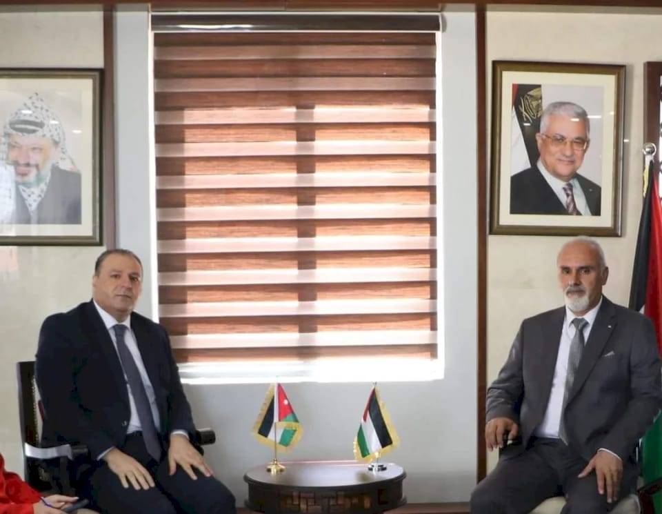 السفير البدور ووزير الزراعة الفلسطيني يبحثان المكارم الملكية لقطاع الزراعة في فلسطين