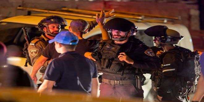 الاحتلال يعتقل 45 فلسطينياً في أنحاء متفرقة من الضفة الغربية