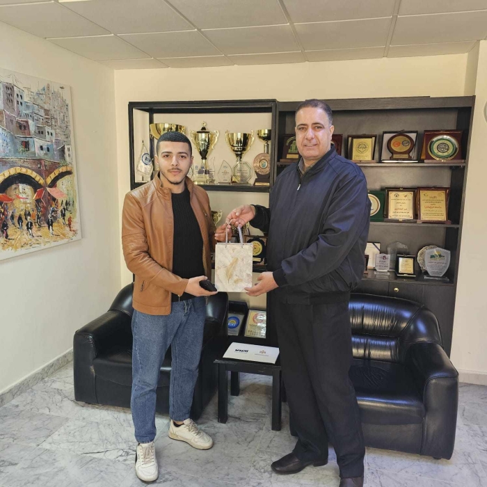 جامعة فيلادلفيا  تكرم  الطالب السيد أحمد عبده لمشاركته  في مسابقة مقرىء الطلبة الوافدين